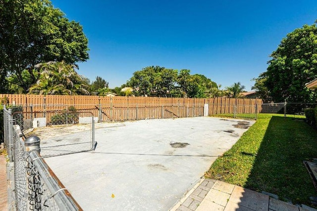 view of patio featuring a fenced backyard