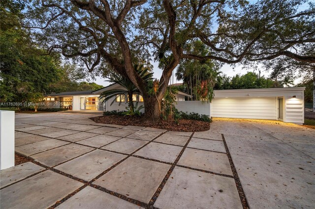4950 SW 82nd St, Miami, FL 33143