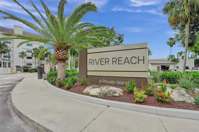 view of community / neighborhood sign