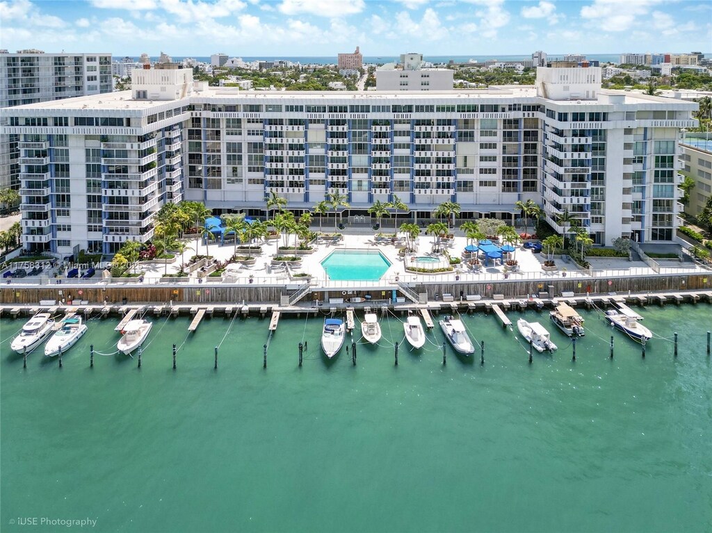 800 W Ave Unit 528, Miami Beach, FL 33139 - aerial view with a water view