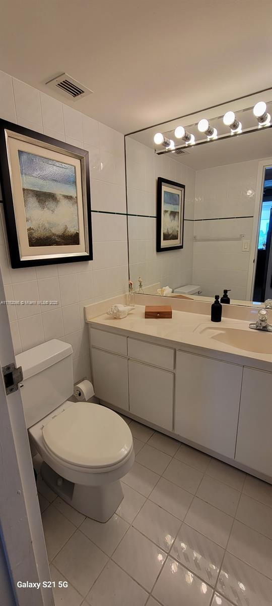 2655 Collins Ave Unit 1906, Miami Beach, FL 33140 - photo 12