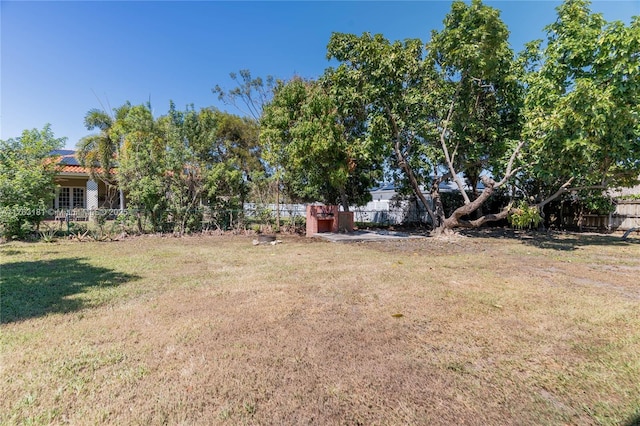 view of yard featuring fence