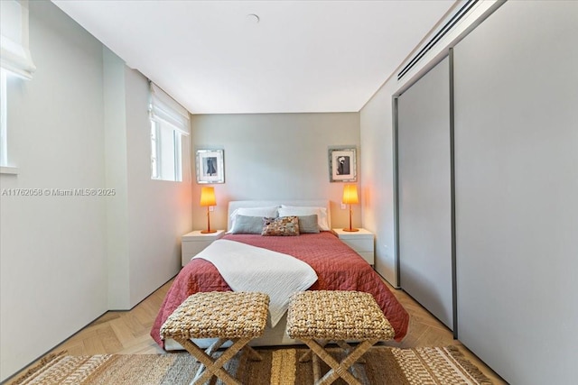 bedroom featuring a closet