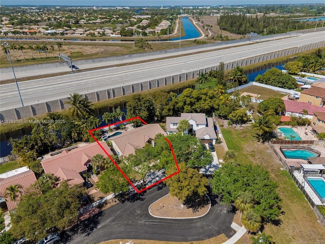 drone / aerial view featuring a residential view