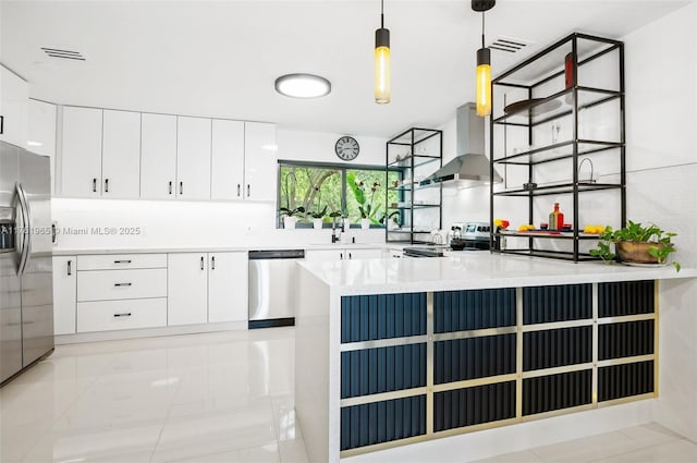 dining space featuring recessed lighting, visible vents, a chandelier, and a decorative wall