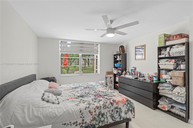 bedroom featuring a ceiling fan