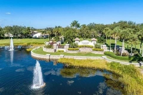 8879 Chestnut Ridge Way, Boynton Beach, FL 33473 - view of community with a water view