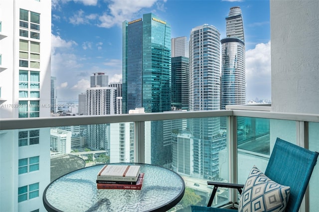 41 SE 5th St Unit 1815, Miami, FL 33131 - balcony featuring a view of skyline