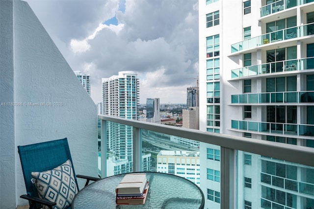 41 SE 5th St Unit 1815, Miami, FL 33131 - balcony with a city view