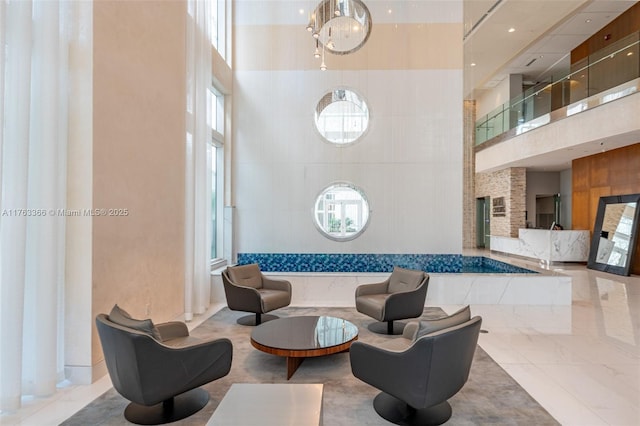 41 SE 5th St Unit 1815, Miami, FL 33131 - common area with a high ceiling