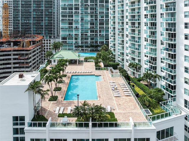 41 SE 5th St Unit 1815, Miami, FL 33131 - community pool with a gazebo