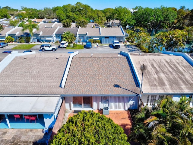 birds eye view of property featuring a residential view