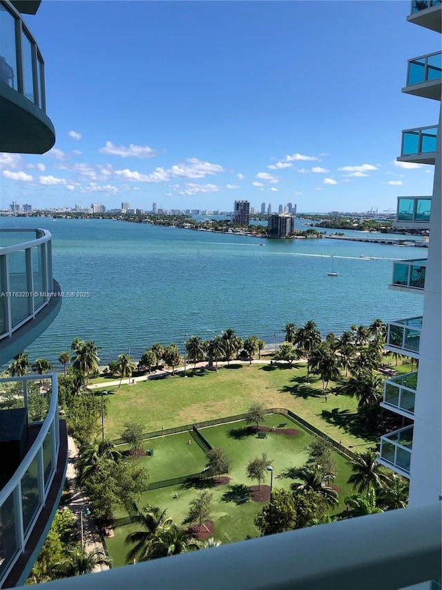 view of water feature featuring a city view