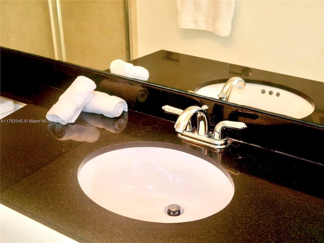 bathroom featuring a sink