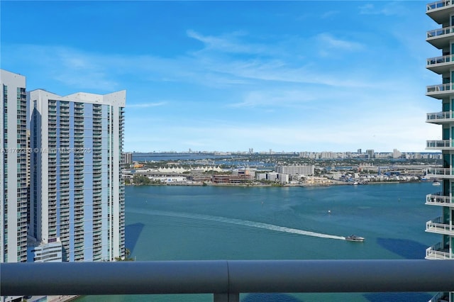 view of water feature featuring a city view