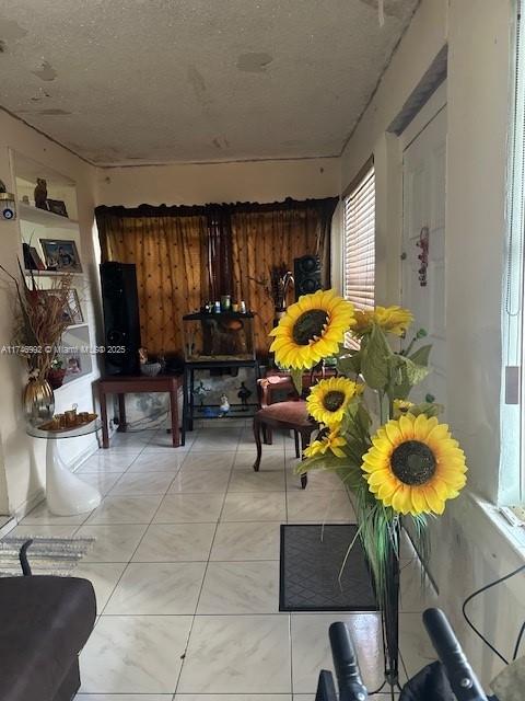 2162 NW 26th St, Miami, FL 33142 - interior space