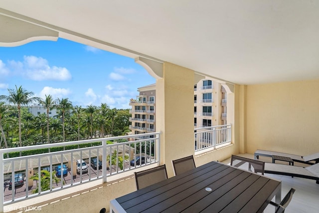 balcony with outdoor dining space