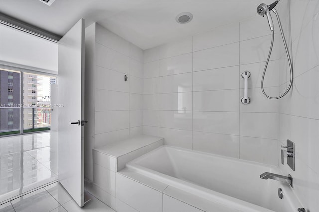 1100 S Miami Ave Unit 1103, Miami, FL 33130 - full bath with tub / shower combination