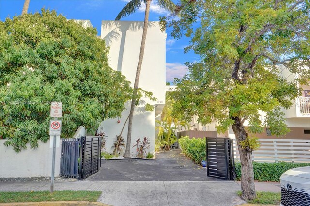 619 Euclid Ave Unit 1B, Miami Beach, FL 33139 - exterior space