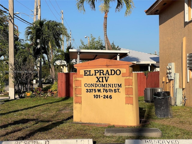 community sign with a yard