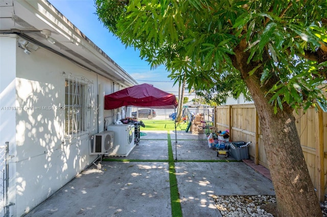 view of patio featuring a fenced backyard