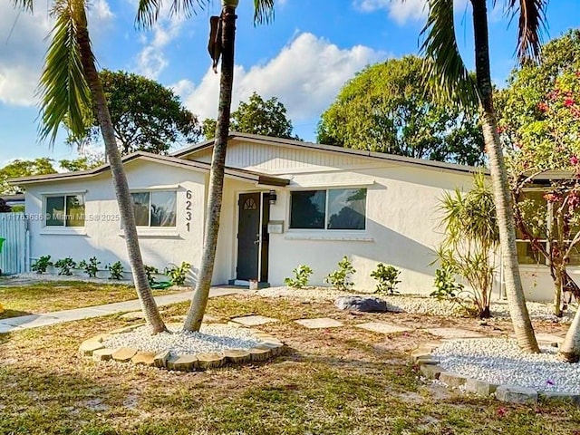 view of front of house with stucco siding