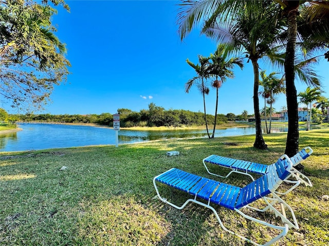 view of yard featuring a water view