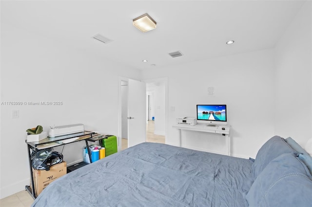 bedroom with recessed lighting, visible vents, and baseboards