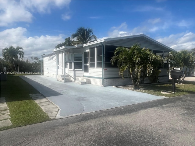 view of front of property featuring entry steps