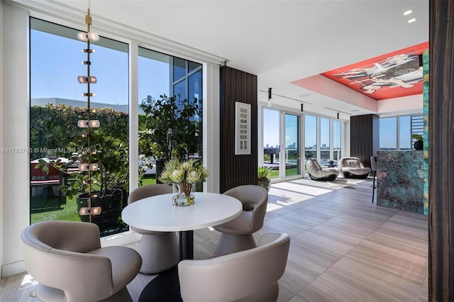 4701 N Meridian Ave Unit 603, Miami Beach, FL 33140 - view of sunroom / solarium