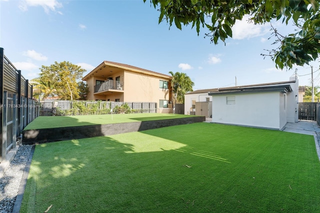 view of yard featuring fence