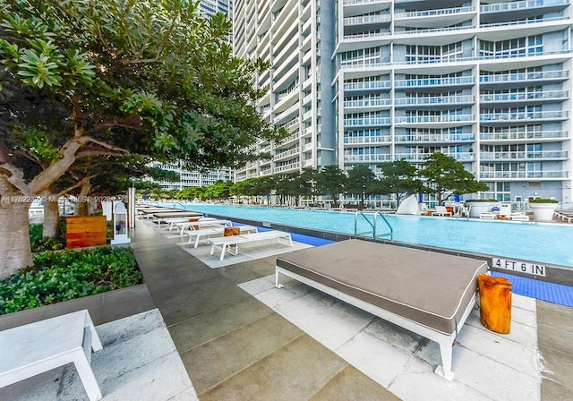view of swimming pool