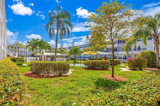 view of yard with a residential view