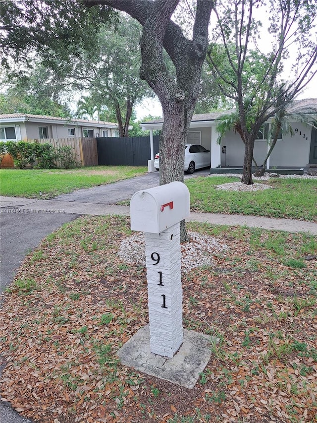 911 W Country Club Cir, Plantation, FL 33317 - photo 2