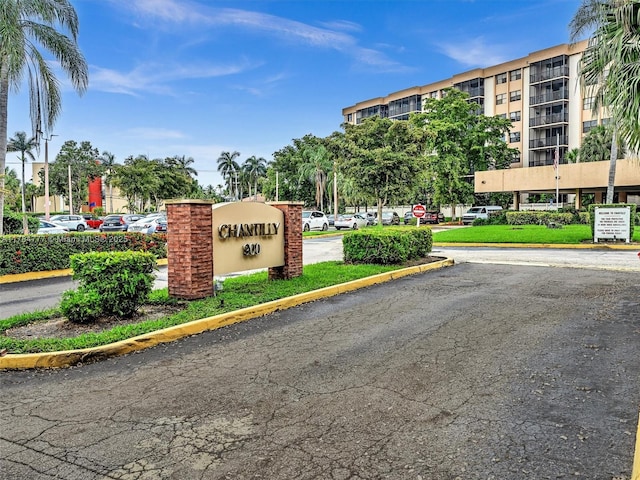 900 NE 195th St Unit 504, Miami, FL 33179 - view of community / neighborhood sign