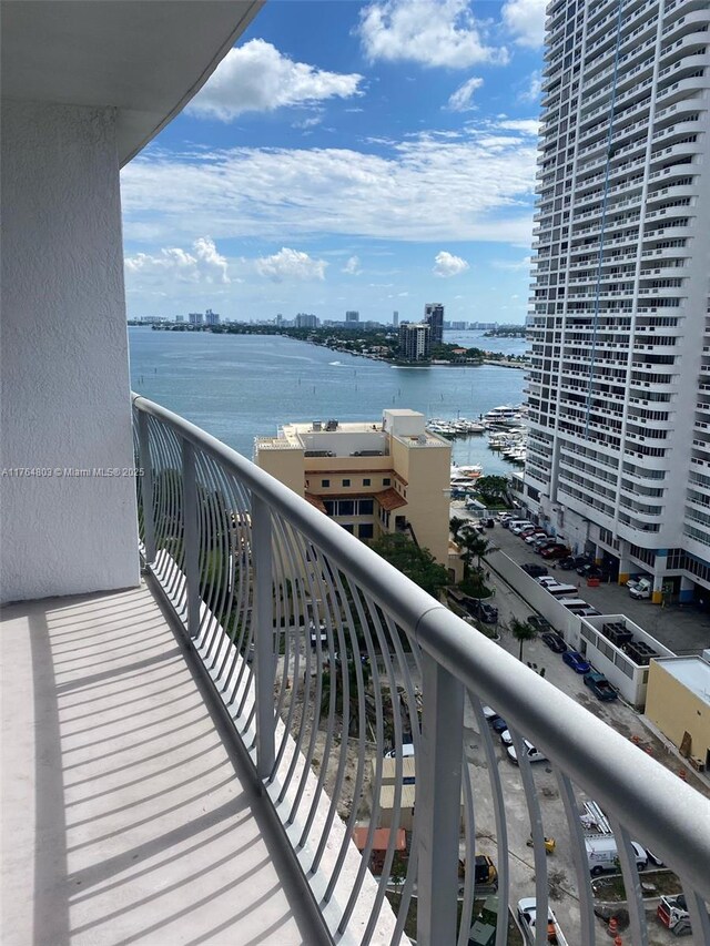1750 N Bayshore Dr Unit 1606, Miami, FL 33132 - balcony featuring a water view and a city view