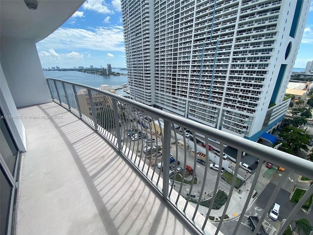 1750 N Bayshore Dr Unit 1606, Miami, FL 33132 - balcony featuring a water view and a view of city