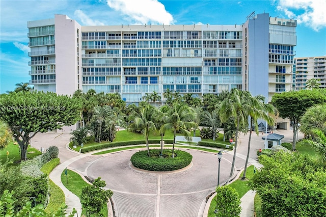 600 Grapetree Dr Unit 8Cs, Key Biscayne, FL 33149 - view of property's community