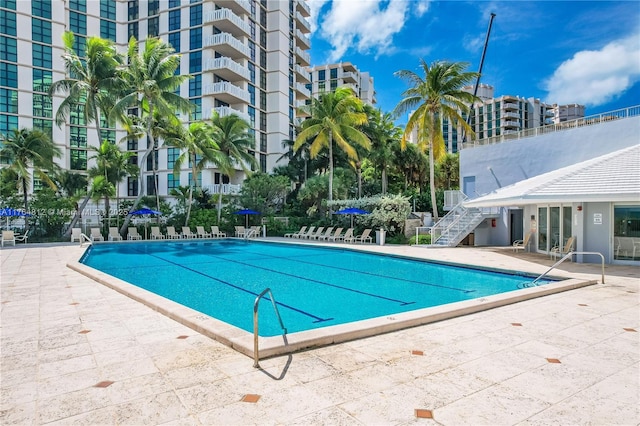 600 Grapetree Dr Unit 8Cs, Key Biscayne, FL 33149 - community pool with a patio area