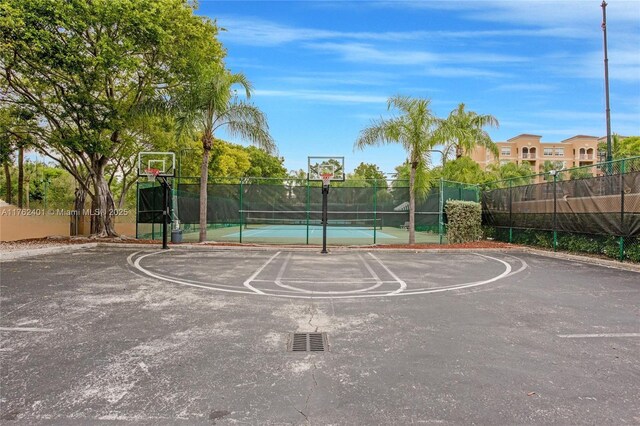 19555 E Country Club Dr Unit 8502, Aventura, FL 33180 - view of basketball court featuring community basketball court and a tennis court