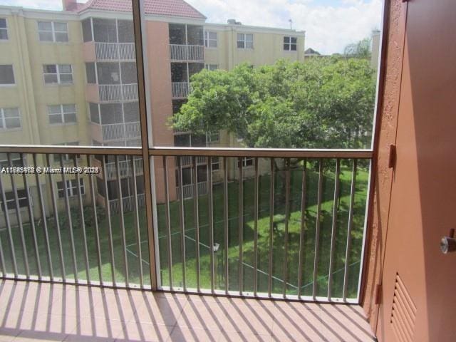 8353 Lake Dr Unit 404, Doral, FL 33166 - photo 13