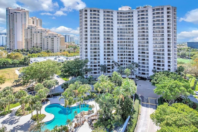 3300 NE 191st St Unit Lp03, Aventura, FL 33180 - view of urban area featuring a pool area