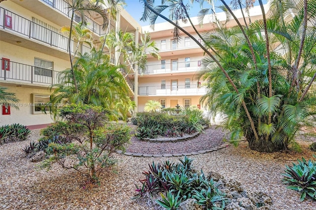 2811 Somerset Dr Unit 405, Lauderdale Lakes, FL 33311 - exterior space