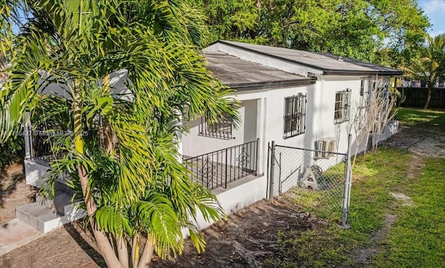 2911 NW 30th St, Miami, FL 33142 - exterior space featuring fence