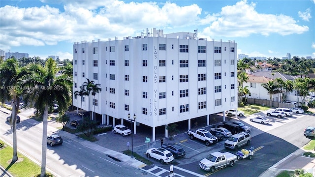 1770 E Las Olas Blvd Unit 302, Fort Lauderdale, FL 33301 - view of apartment building / complex with uncovered parking and a view of city