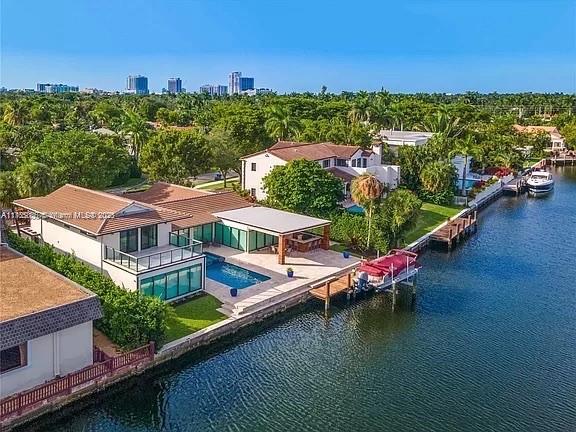 1025 Diplomat Pkwy, Hollywood, FL 33019 - photo 1