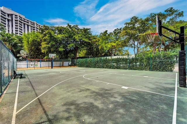 1000 Quayside Ter Unit 903, Miami, FL 33138 - view of sport court featuring community basketball court and fence