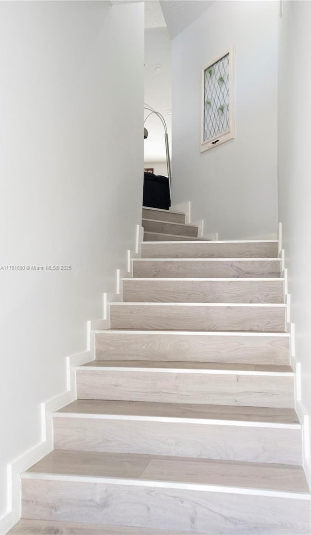 9203 NW 9th Ct, Plantation, FL 33324 - view of staircase