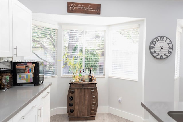 9203 NW 9th Ct, Plantation, FL 33324 - bar featuring baseboards