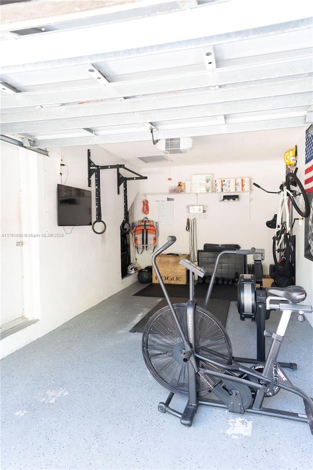 9203 NW 9th Ct, Plantation, FL 33324 - exercise room with a garage